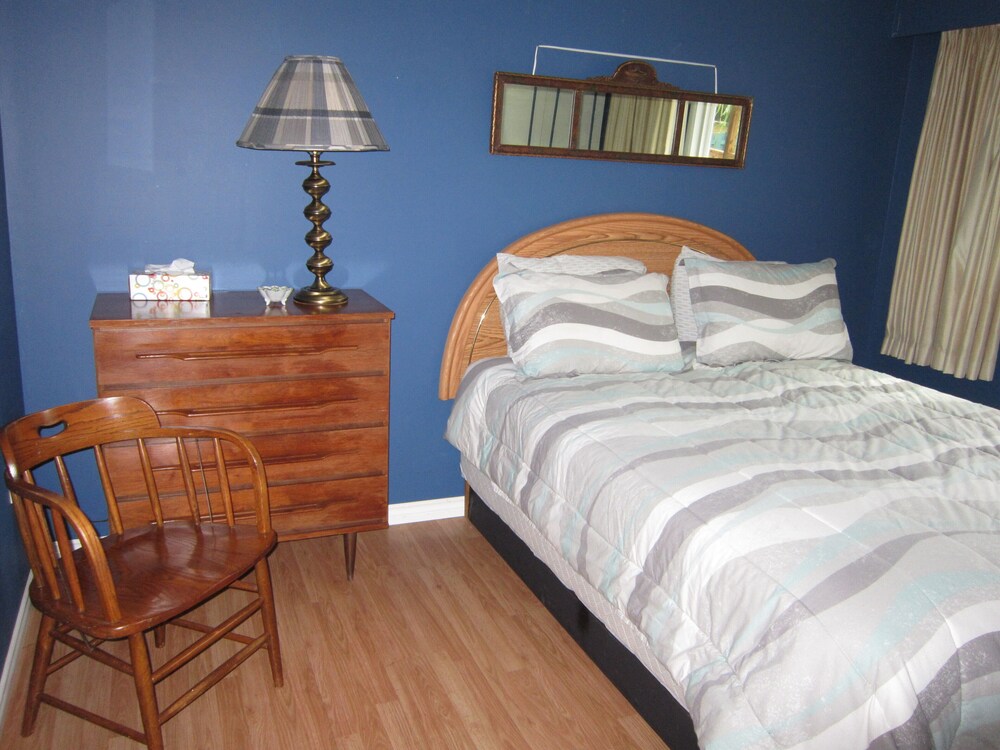 Oceanview Vacation home, Southcentral Vancouver Island. Explore! Play! Relax! Crofton Vrbo