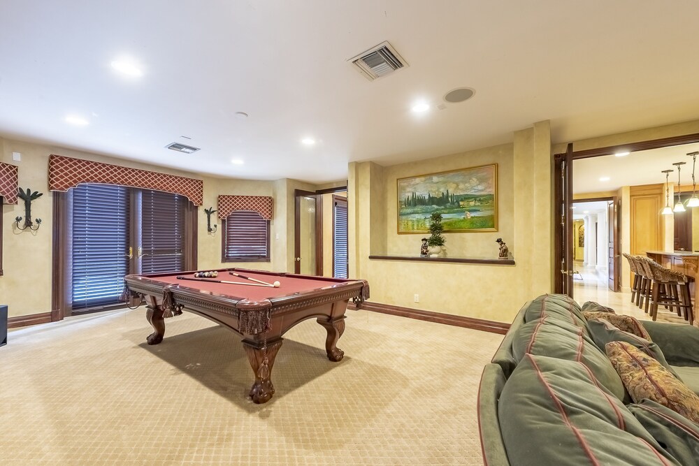 Luxurious Quiet Tranquil Private 7000 SF Gated Waterfront Estate 6 Bed/8 Baths