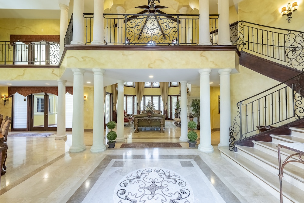 Luxurious Quiet Tranquil Private 7000 SF Gated Waterfront Estate 6 Bed/8 Baths