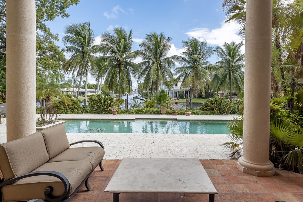 Luxurious Quiet Tranquil Private 7000 SF Gated Waterfront Estate 6 Bed/8 Baths