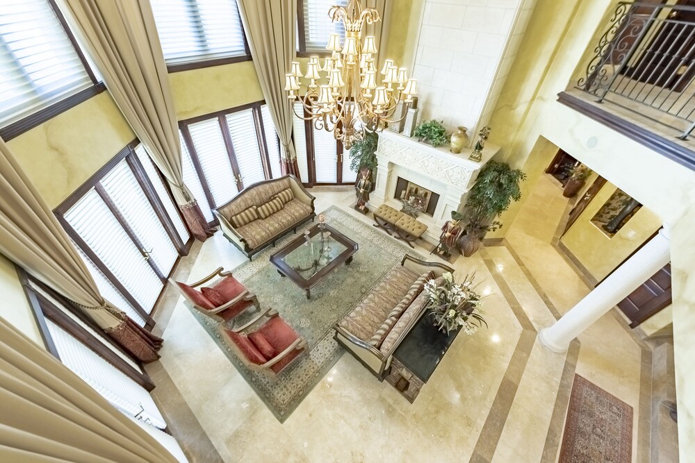 Luxurious Quiet Tranquil Private 7000 SF Gated Waterfront Estate 6 Bed/8 Baths