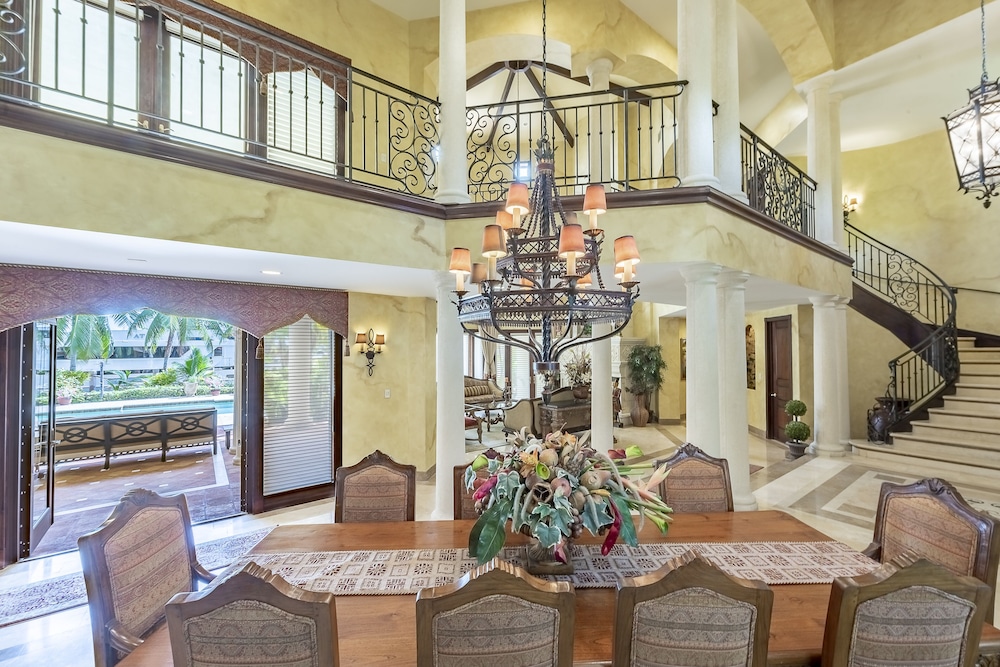 Luxurious Quiet Tranquil Private 7000 SF Gated Waterfront Estate 6 Bed/8 Baths