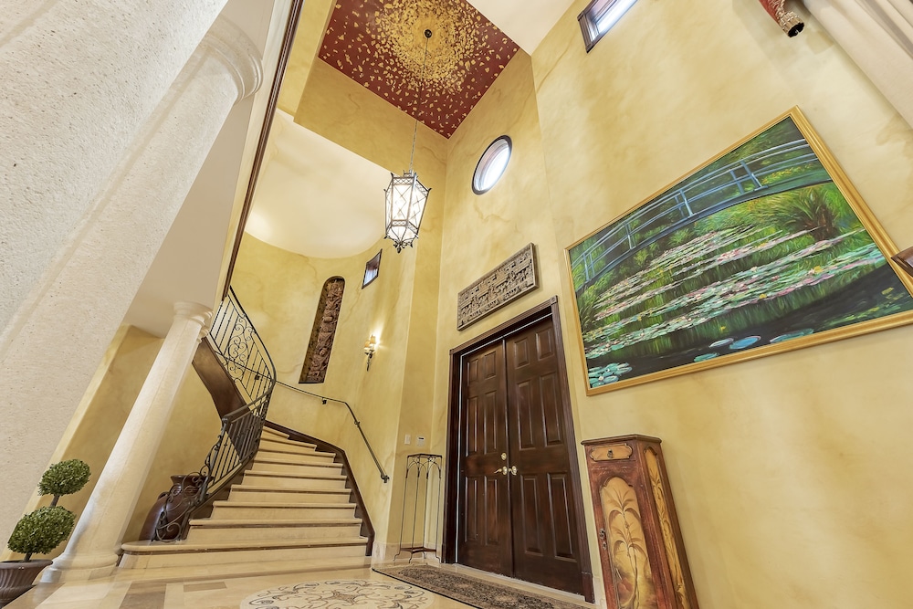 Luxurious Quiet Tranquil Private 7000 SF Gated Waterfront Estate 6 Bed/8 Baths