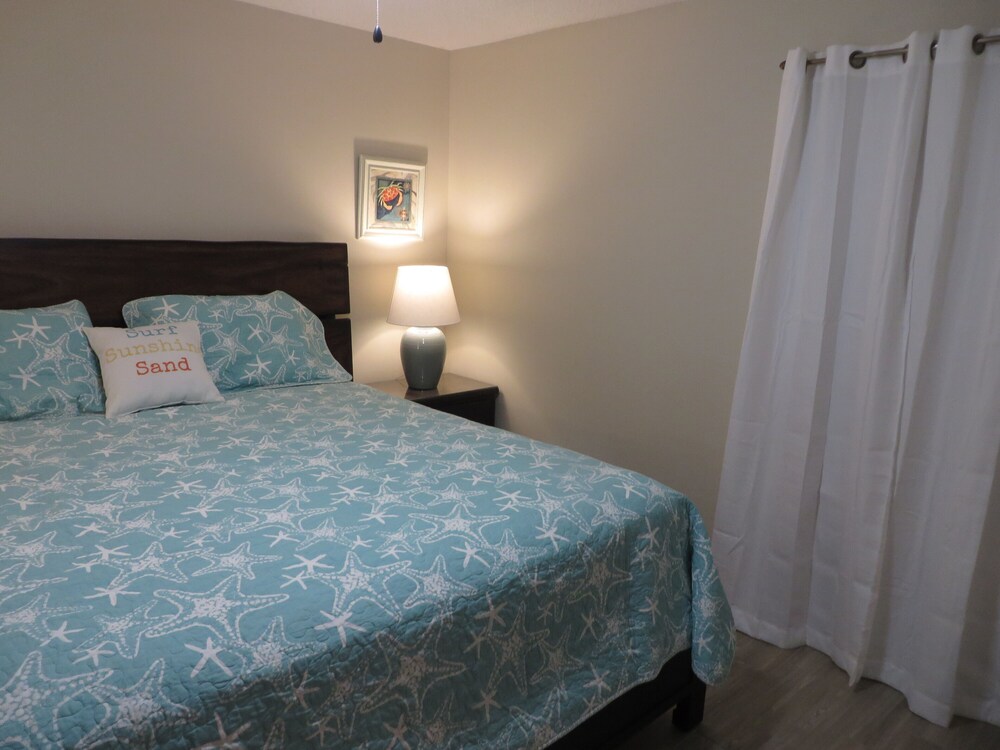 OCEANFRONT UPDATED 2018! NEW furniture/mattress/floors/shower/granite & Orange Beach