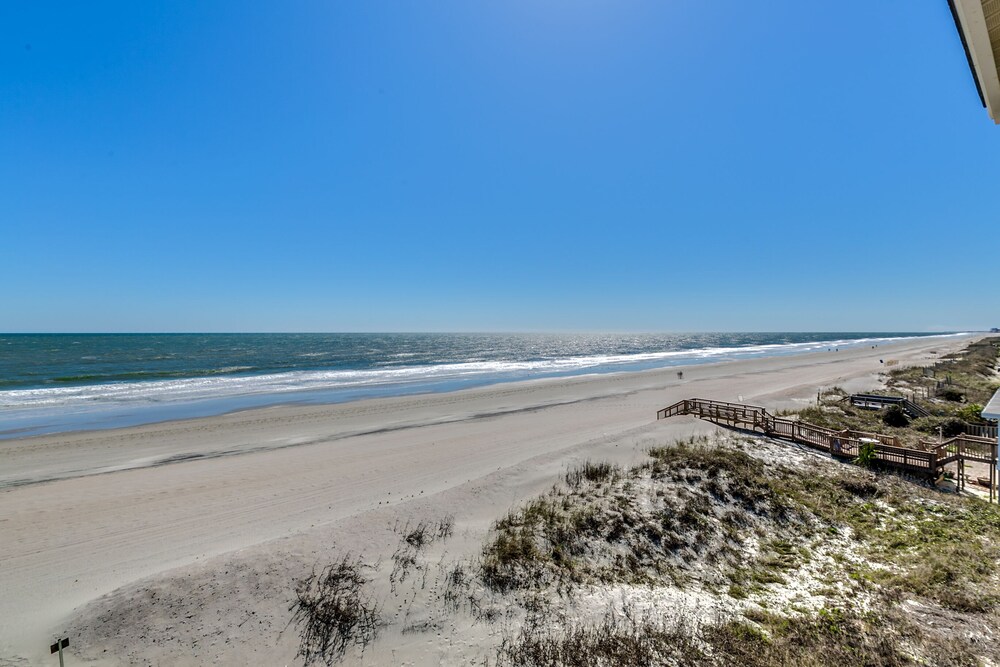 Massive oceanfront duplex with 6 bdrms/6 ba on each side; total 12 bdrms/12 ba