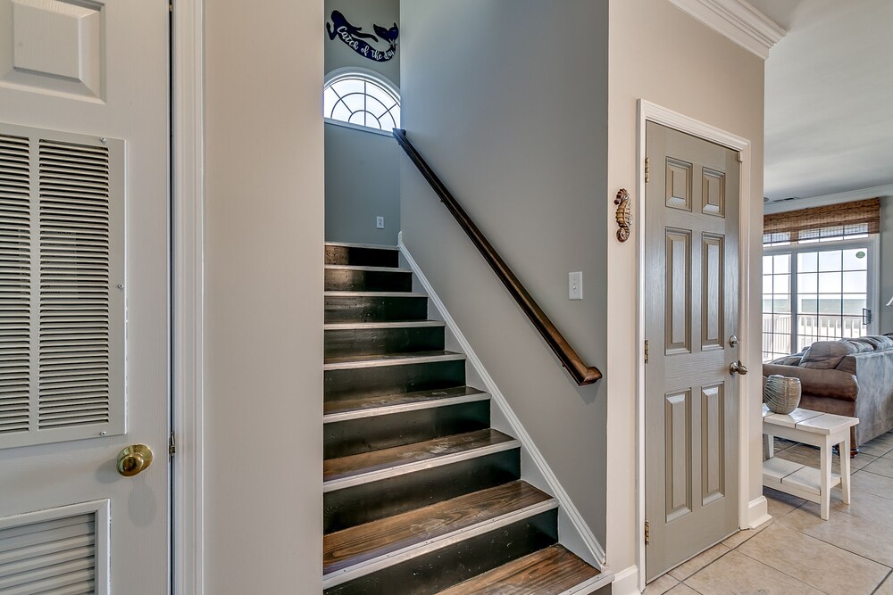 Massive oceanfront duplex with 6 bdrms/6 ba on each side; total 12 bdrms/12 ba