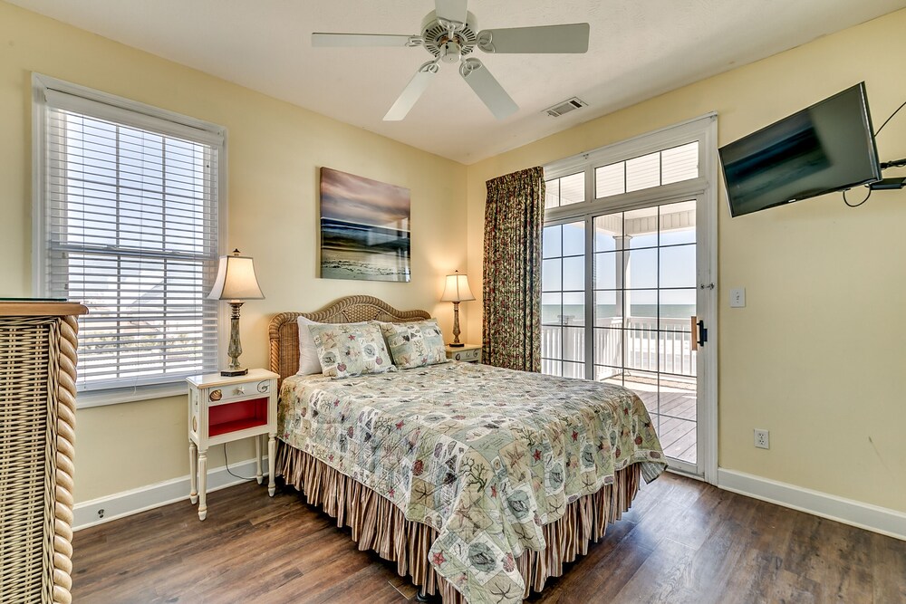 Massive oceanfront duplex with 6 bdrms/6 ba on each side; total 12 bdrms/12 ba