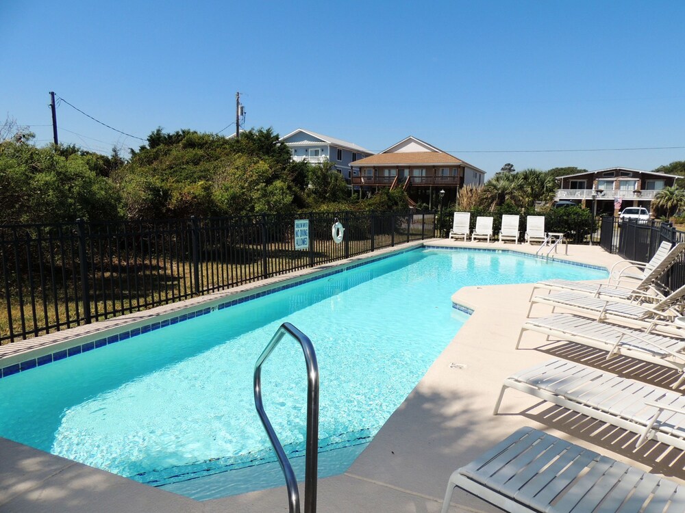 Massive oceanfront duplex with 6 bdrms/6 ba on each side; total 12 bdrms/12 ba