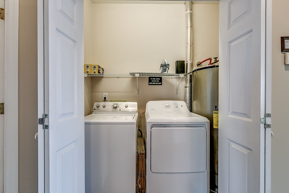 Massive oceanfront duplex with 6 bdrms/6 ba on each side; total 12 bdrms/12 ba