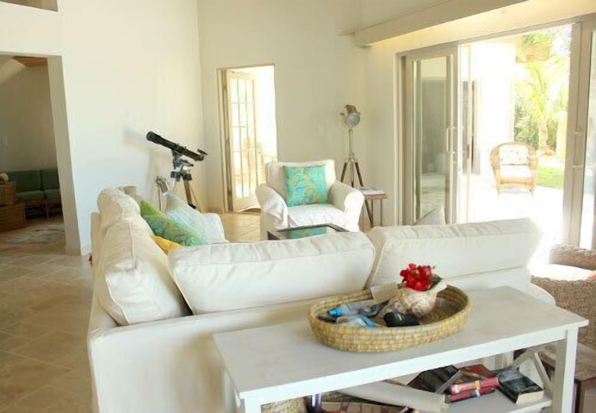 Kettlestone Luxury Villa - Unique Private Oceanfront With Seaside Pool & Dock in Andros Town, Bahamas