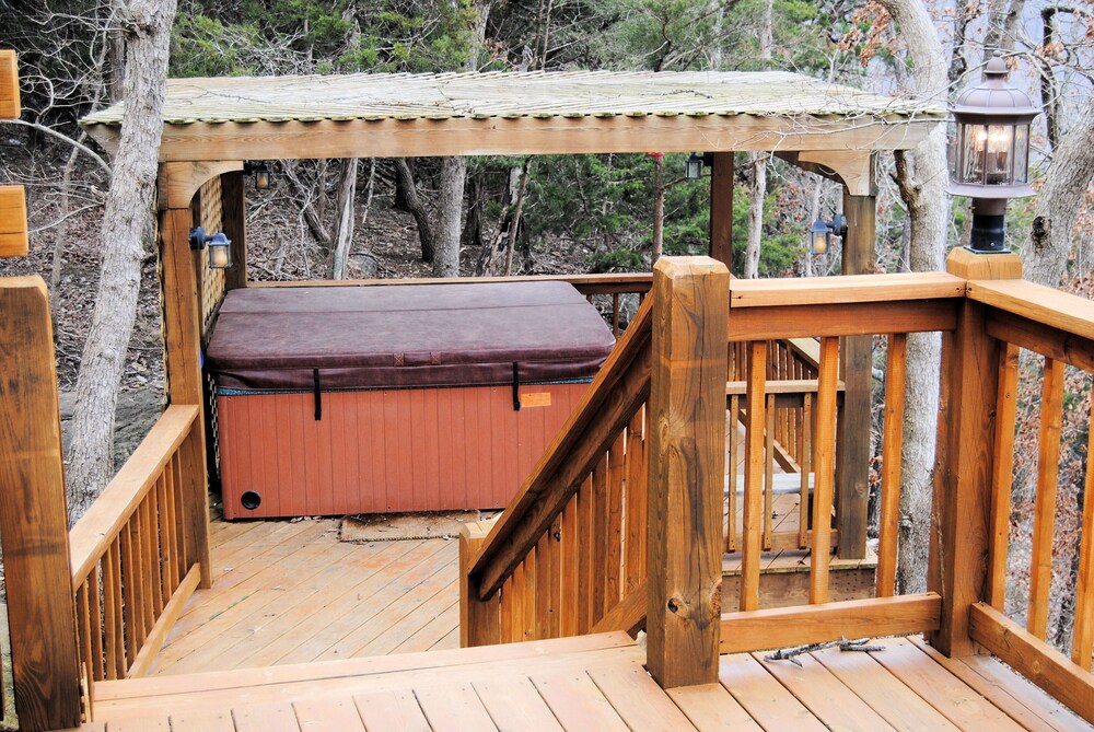 Can-U-Canoe Riverview  3 Bedroom Luxury Cabin with Awesome Views