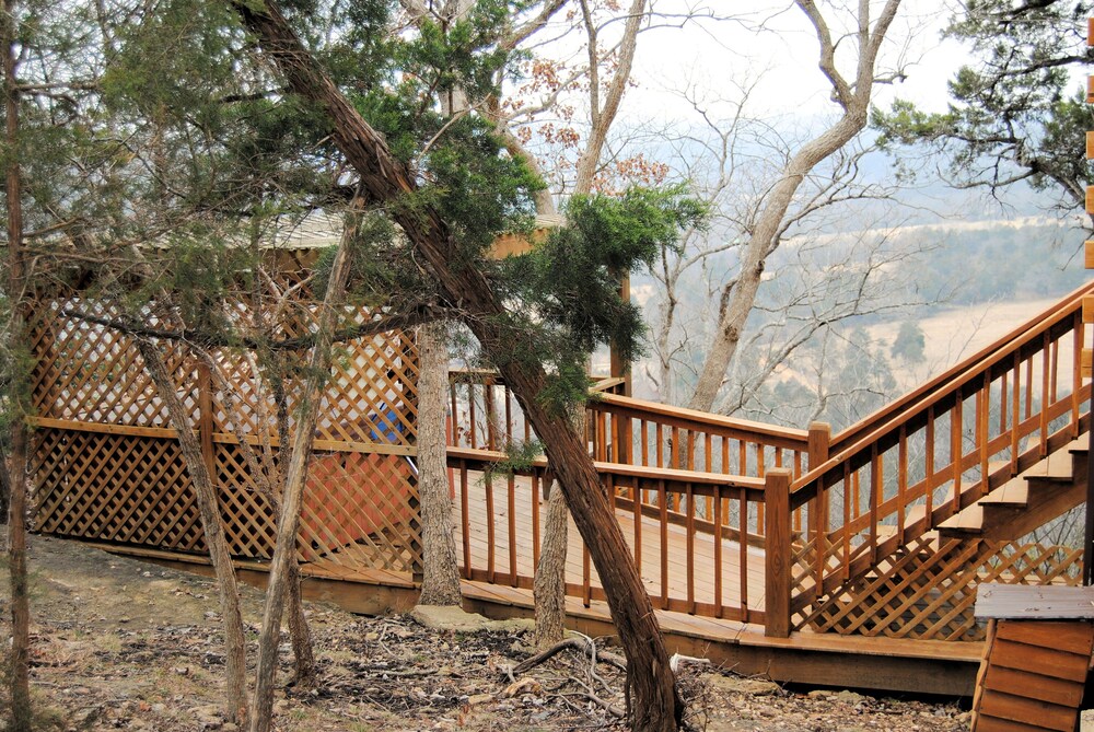 Can-U-Canoe Riverview  3 Bedroom Luxury Cabin with Awesome Views