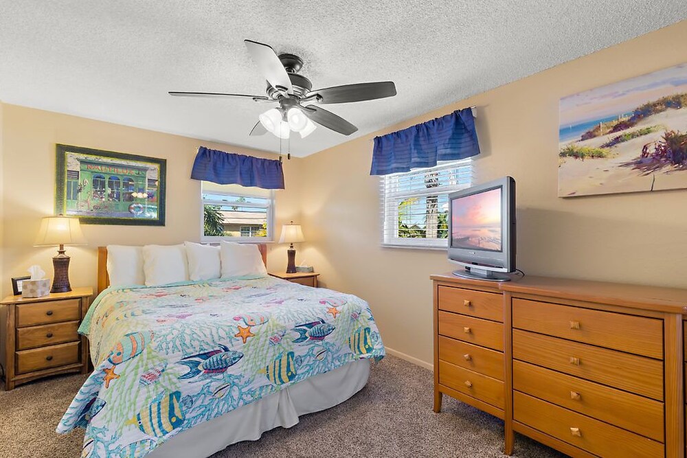 Captain's Quarters Capt. Nemo Unit FREE BOAT with Rental! Dunedin