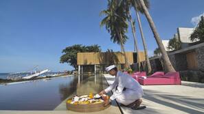 Kolam renang outdoor