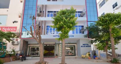 OYO 19451 Hotel Blue Moon