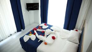 1 Schlafzimmer, Zimmersafe, Schreibtisch, kostenlose Babybetten