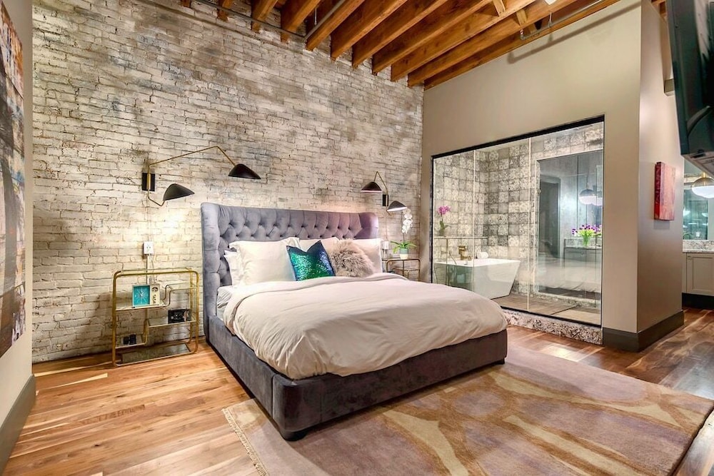 ️ of Downtown 4 BR Walk to Everything! Producers Loft Printers Alley