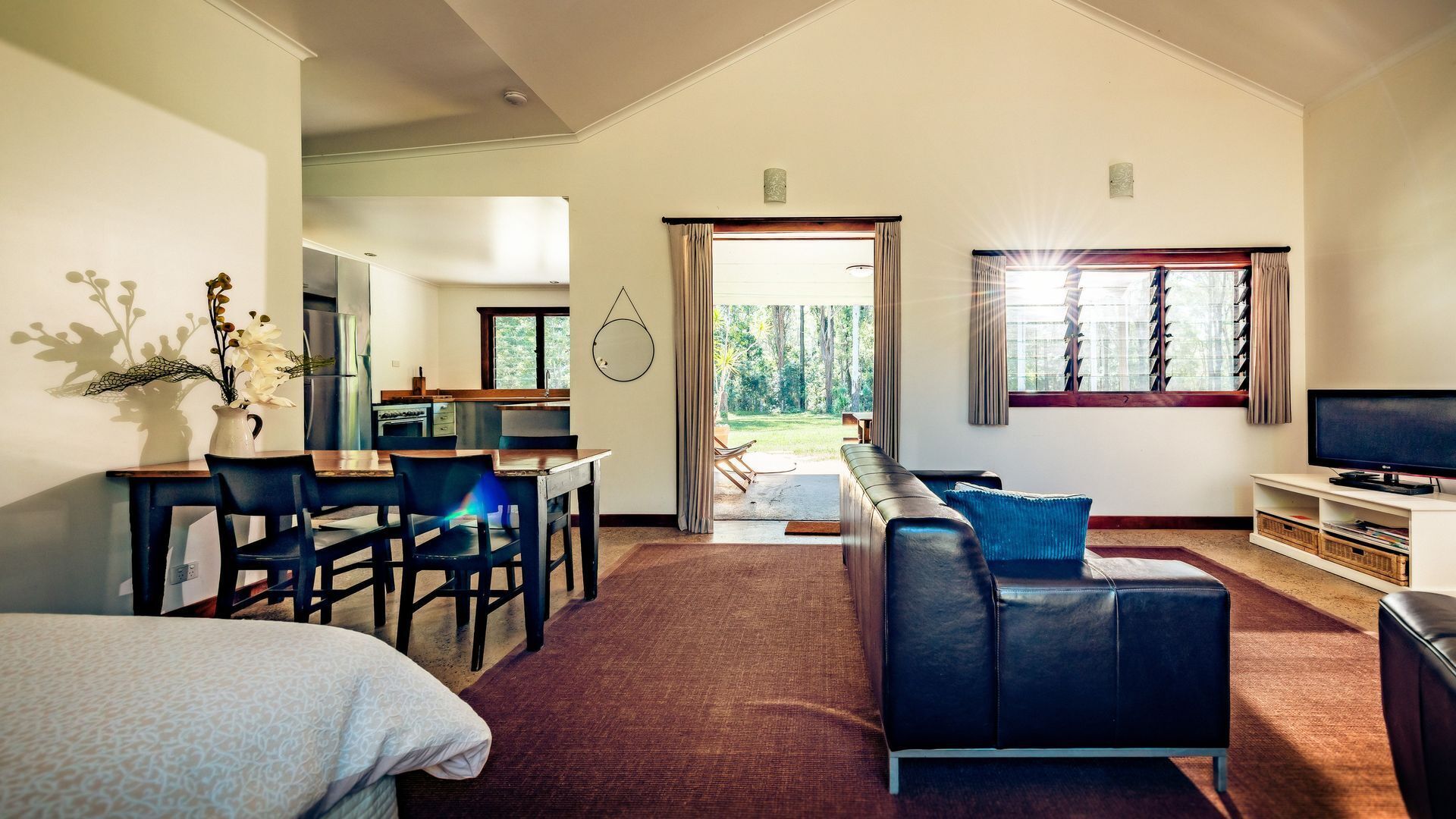 The Nutty Bungalow..on organic farm by the beach .