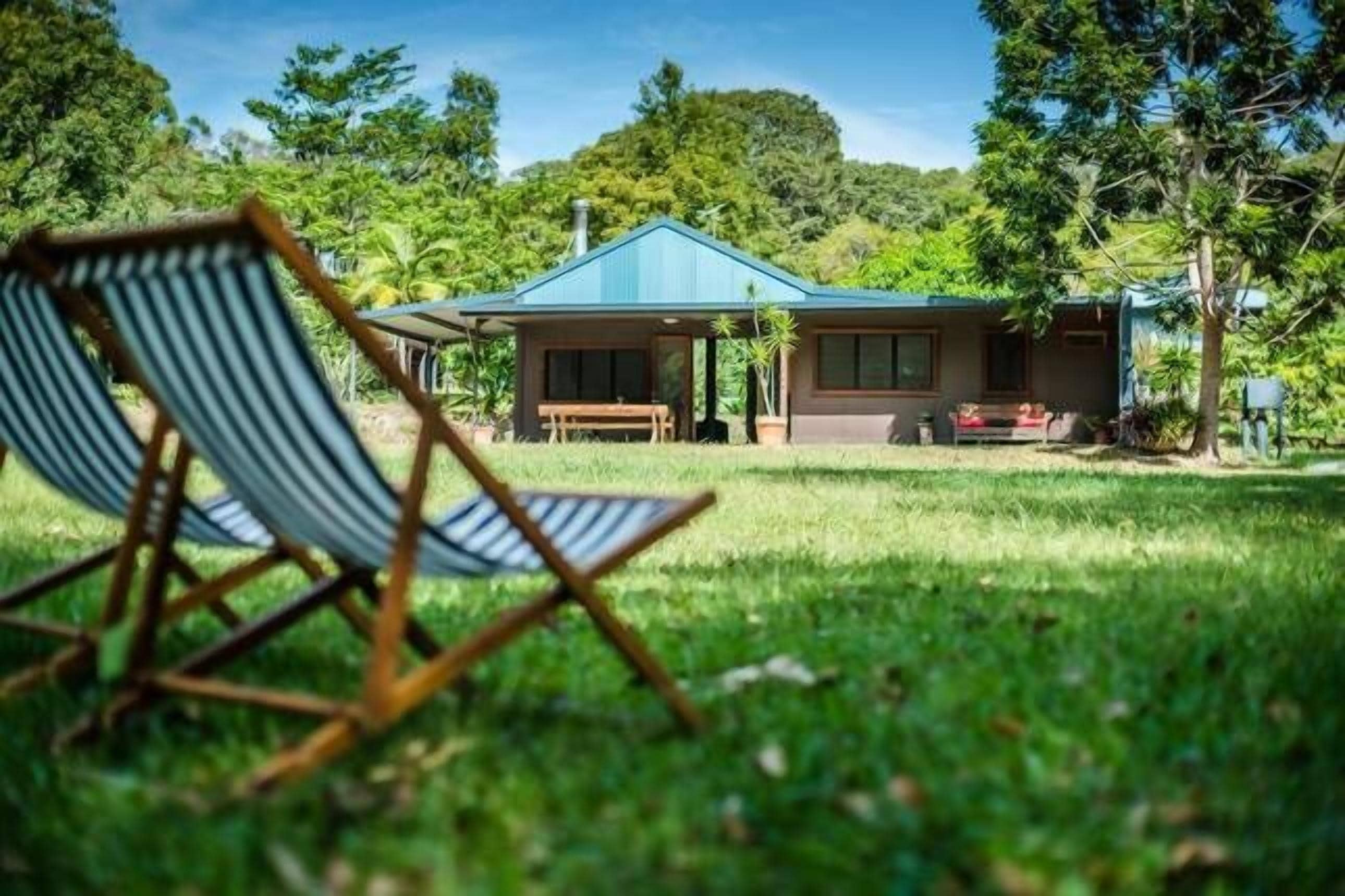 The Nutty Bungalow..on organic farm by the beach .