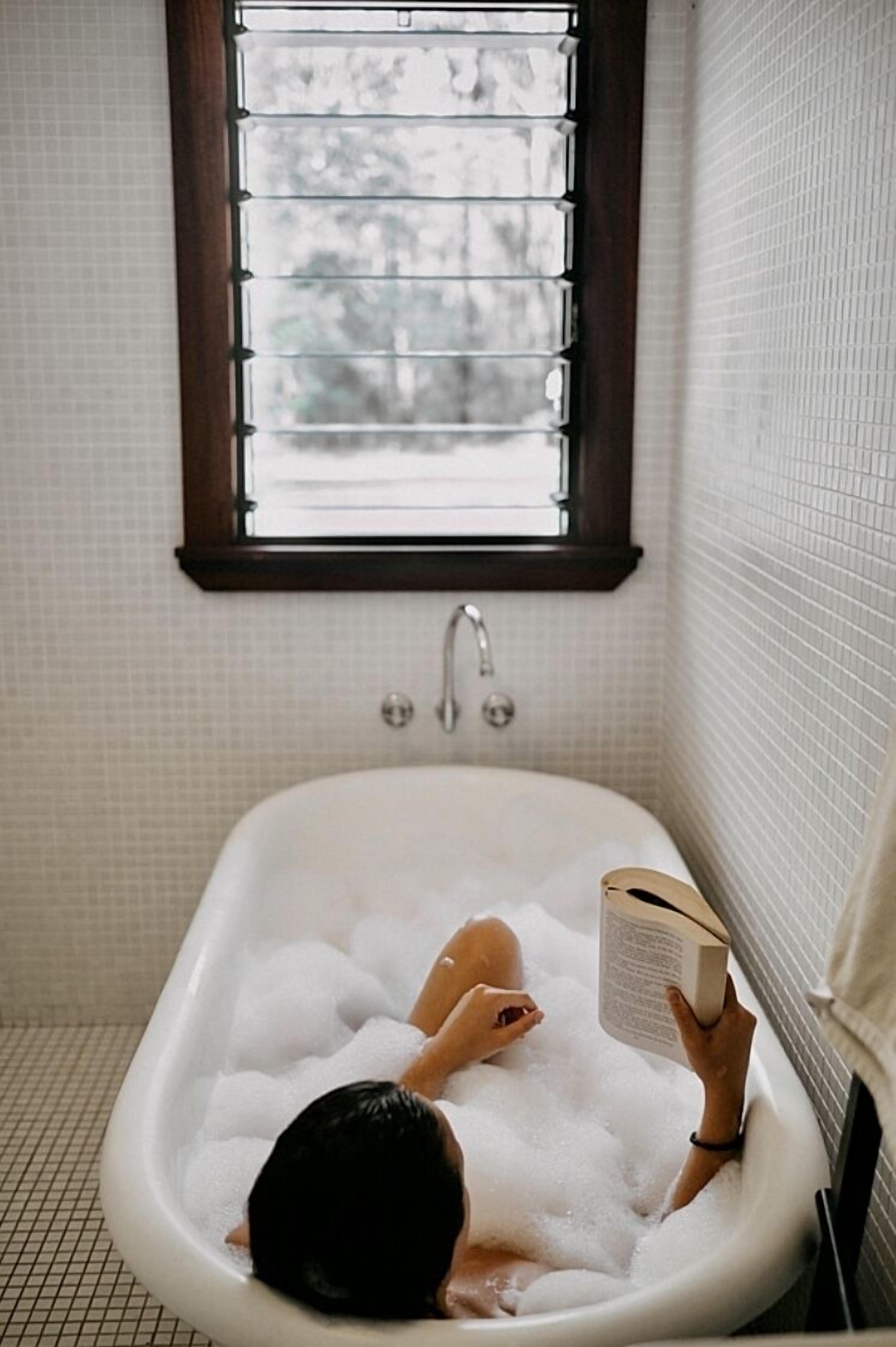 The Nutty Bungalow..on organic farm by the beach .