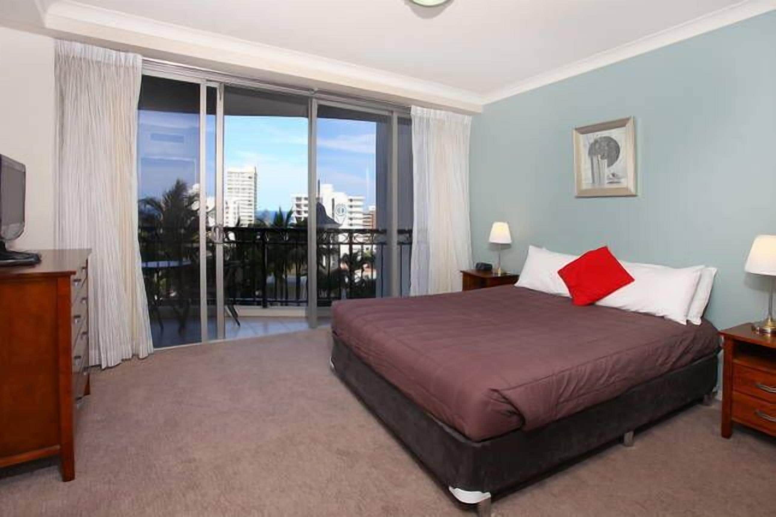 Luxury IN Paradise @ Chevron Renaissance