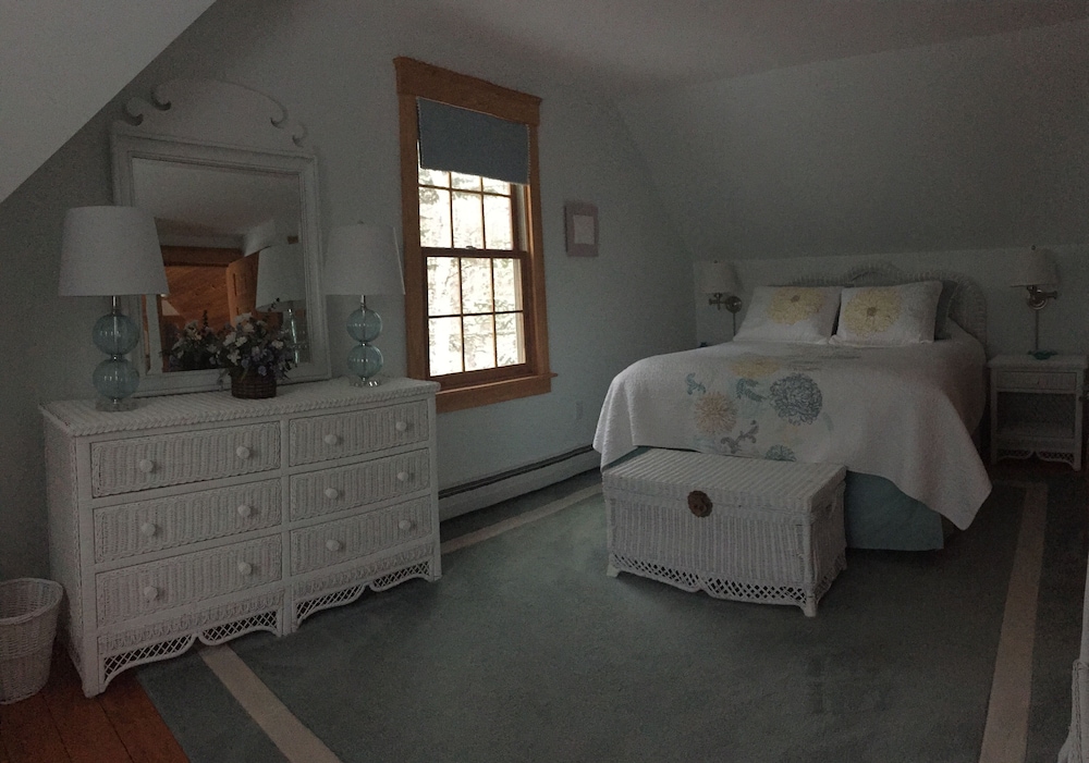 Bayport CottageAmazing Opportunity August 2128 Oceanfront & Mountain