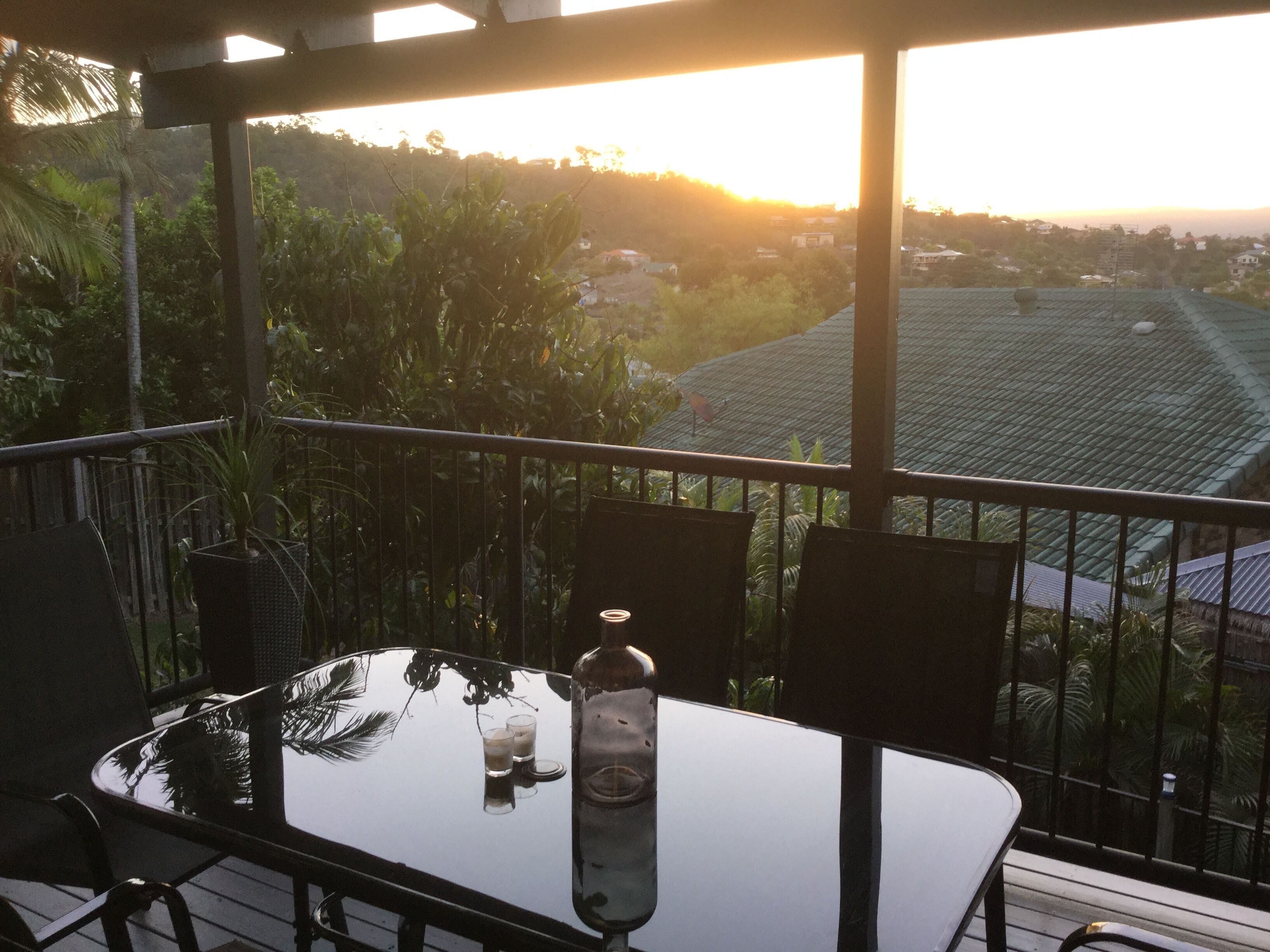 Modern Gold Coast Suite/ Close to Theme Parks with Mountain views