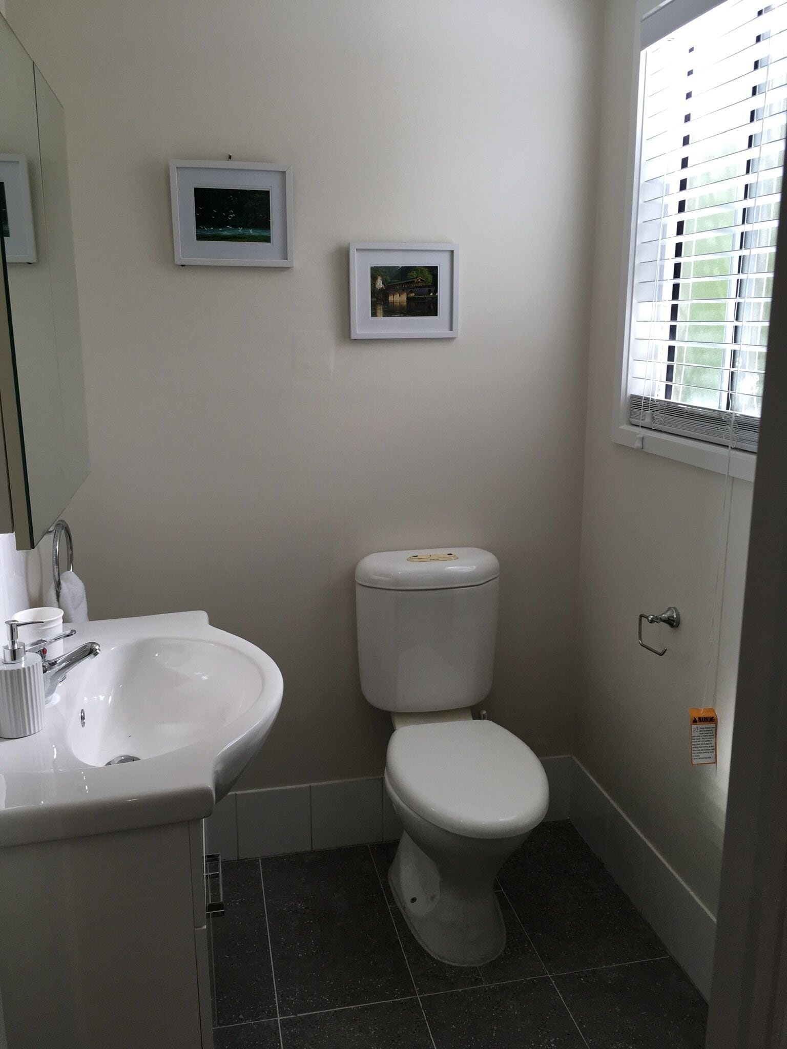 Modern Gold Coast Suite/ Close to Theme Parks with Mountain views