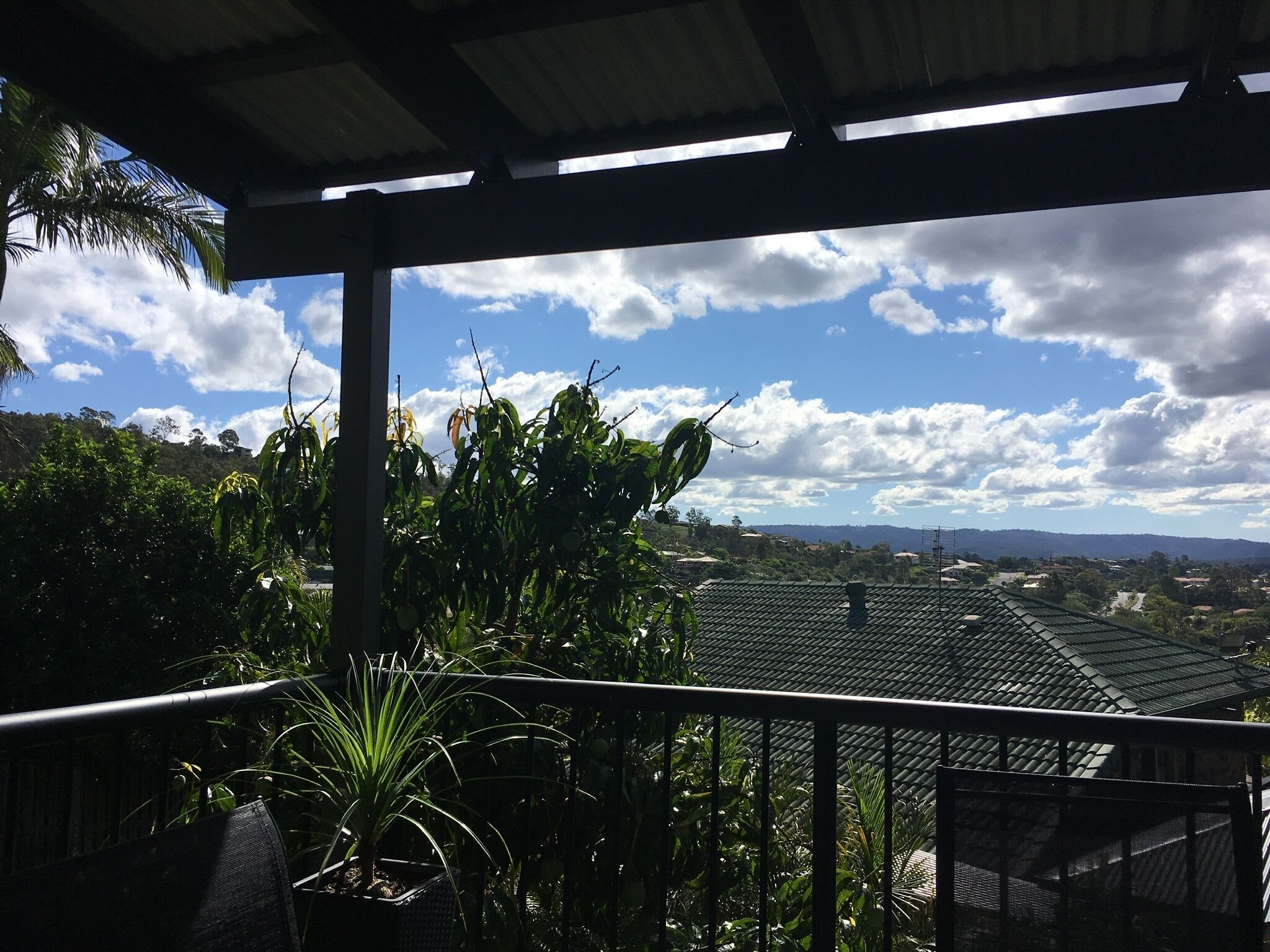 Modern Gold Coast Suite/ Close to Theme Parks with Mountain views