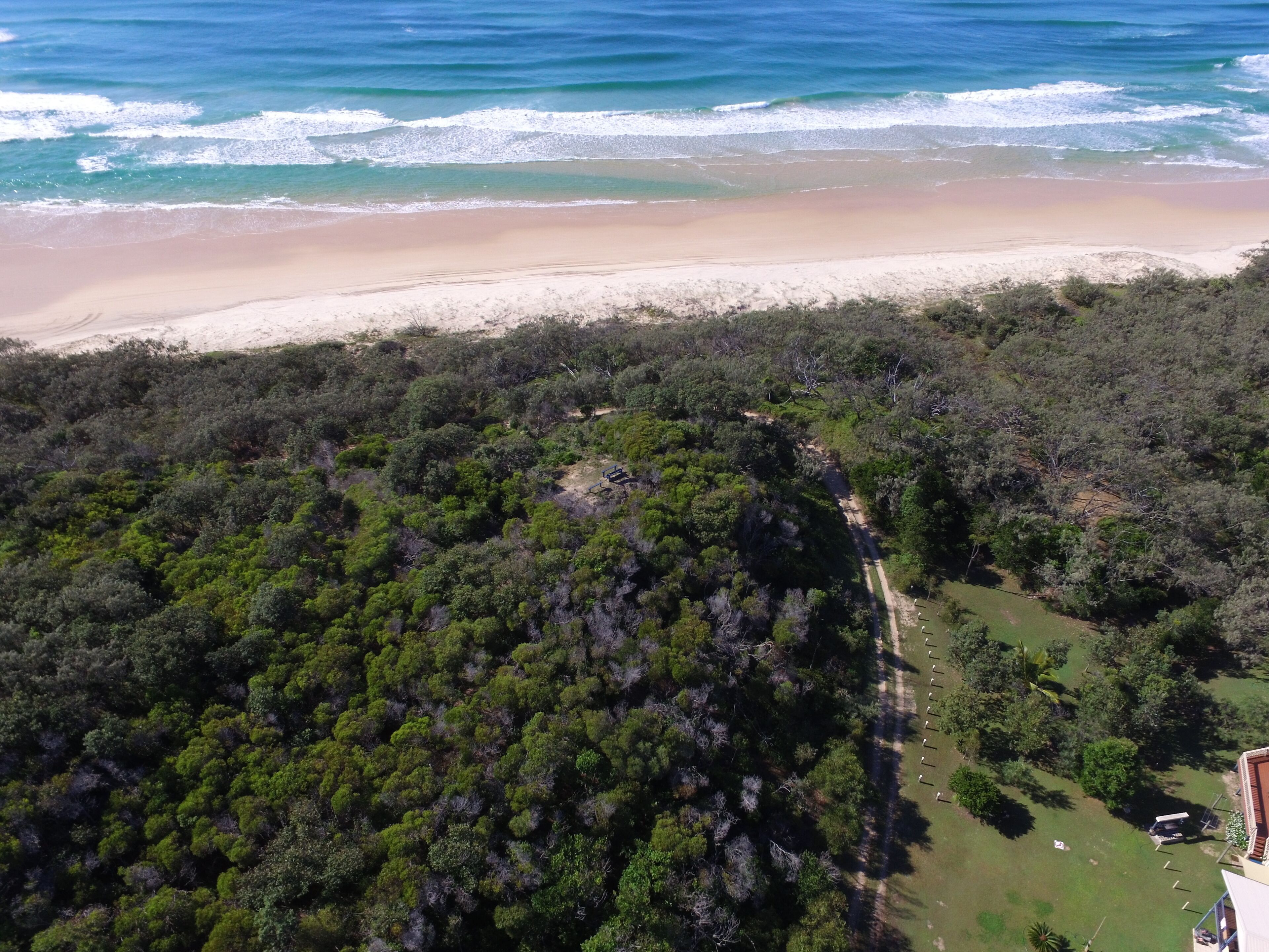 Pipis at Poyungan, "The Dunes" one of the few beachfront homes on Fraser island