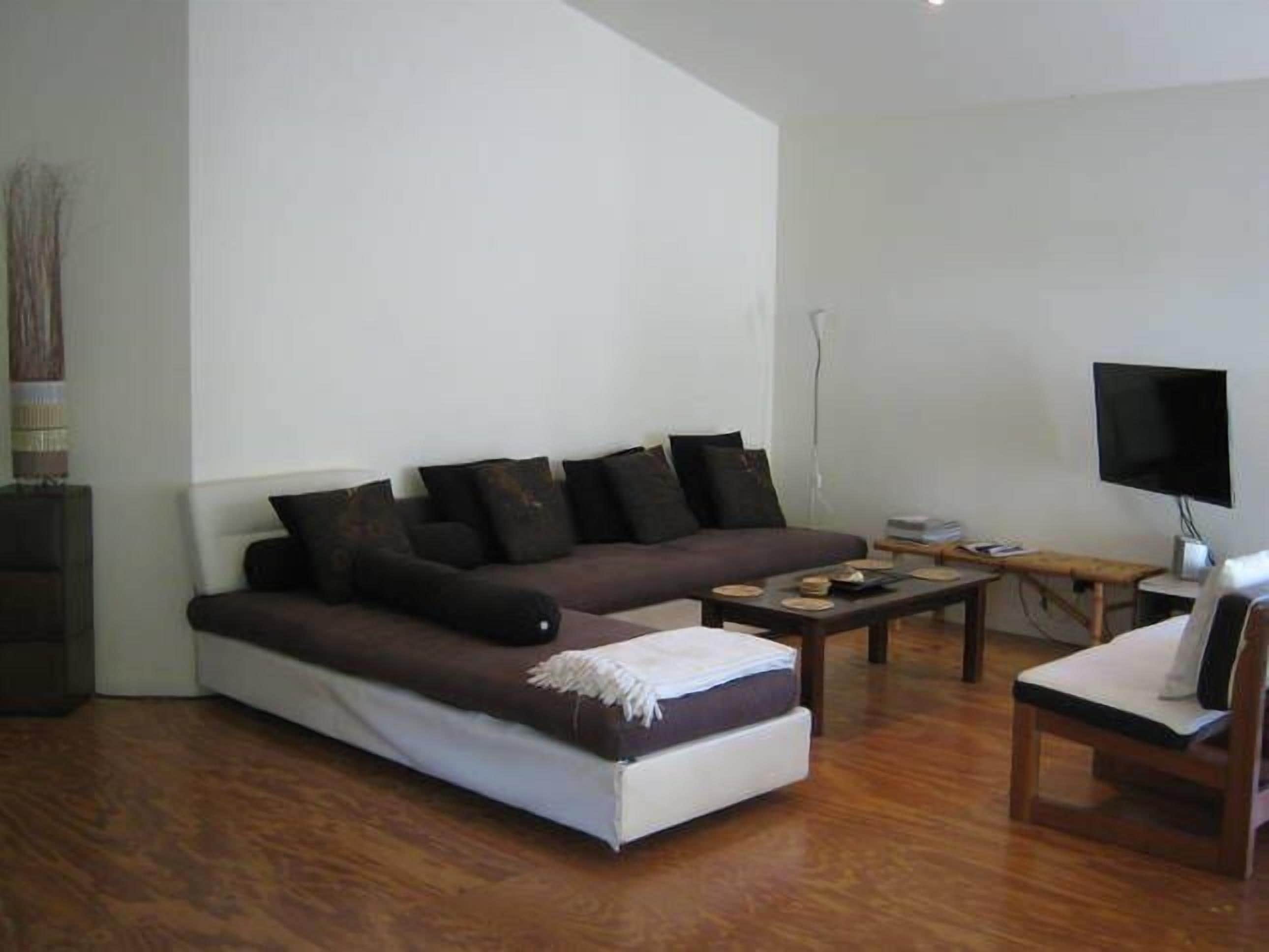 Valla Beach Retreat House