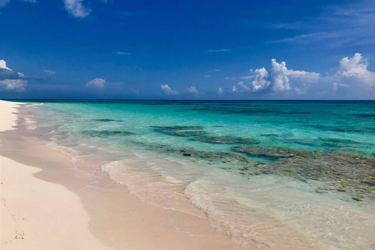 ピンクサンドポポニビーチのプライベートビーチフロントエステート 2つのレストランまで徒歩 口コミ 部屋写真 料金 お得情報 エクスペディア ピンクサンドポポニビーチのプライベートビーチフロントエステート 2つのレストランまで徒歩 口コミ 部屋写真 料金 お得情報 エクスペディア