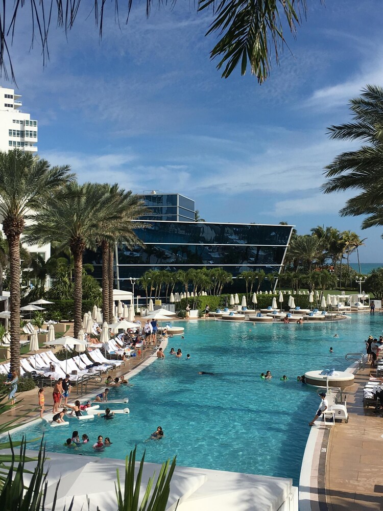 RENOVATED Up to 30% OFF Beautiful Suite w/Balcony @ Fontainebleau 