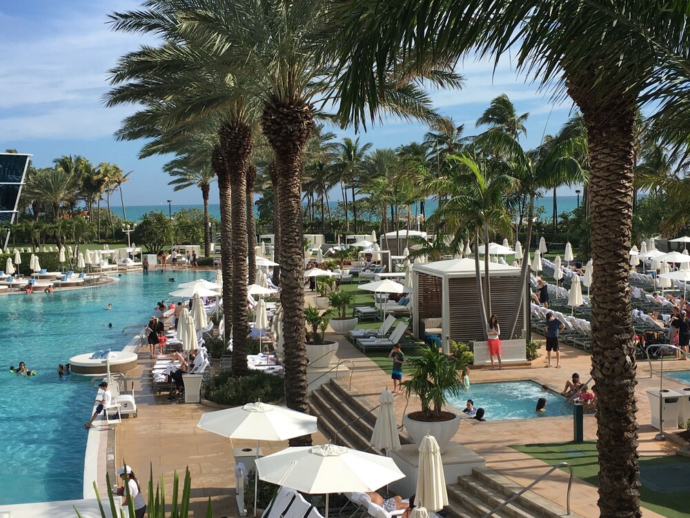 RENOVATED Up to 30% OFF Beautiful Suite w/Balcony @ Fontainebleau 