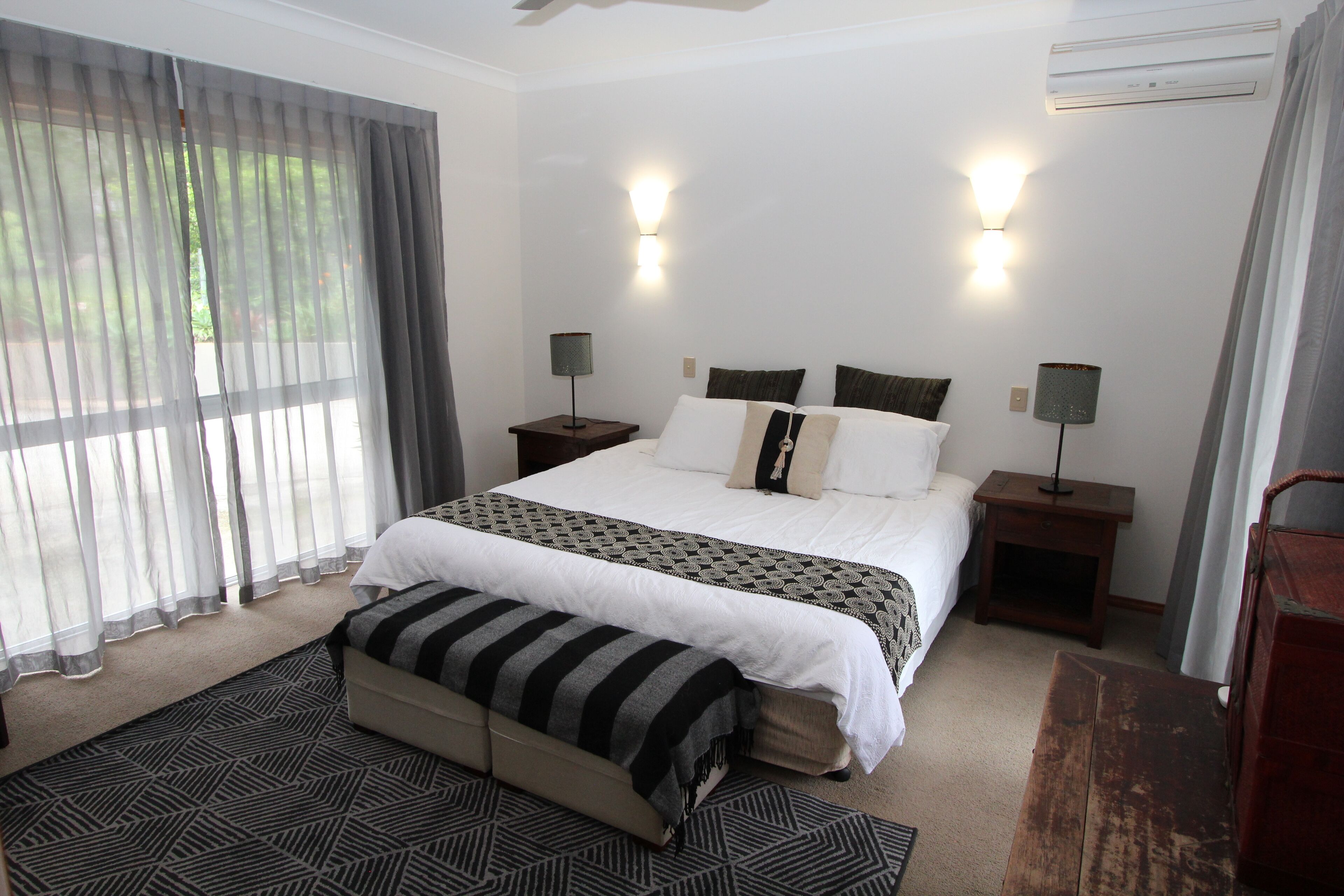 Samford Valley Resort Style Retreat 'Navillus'