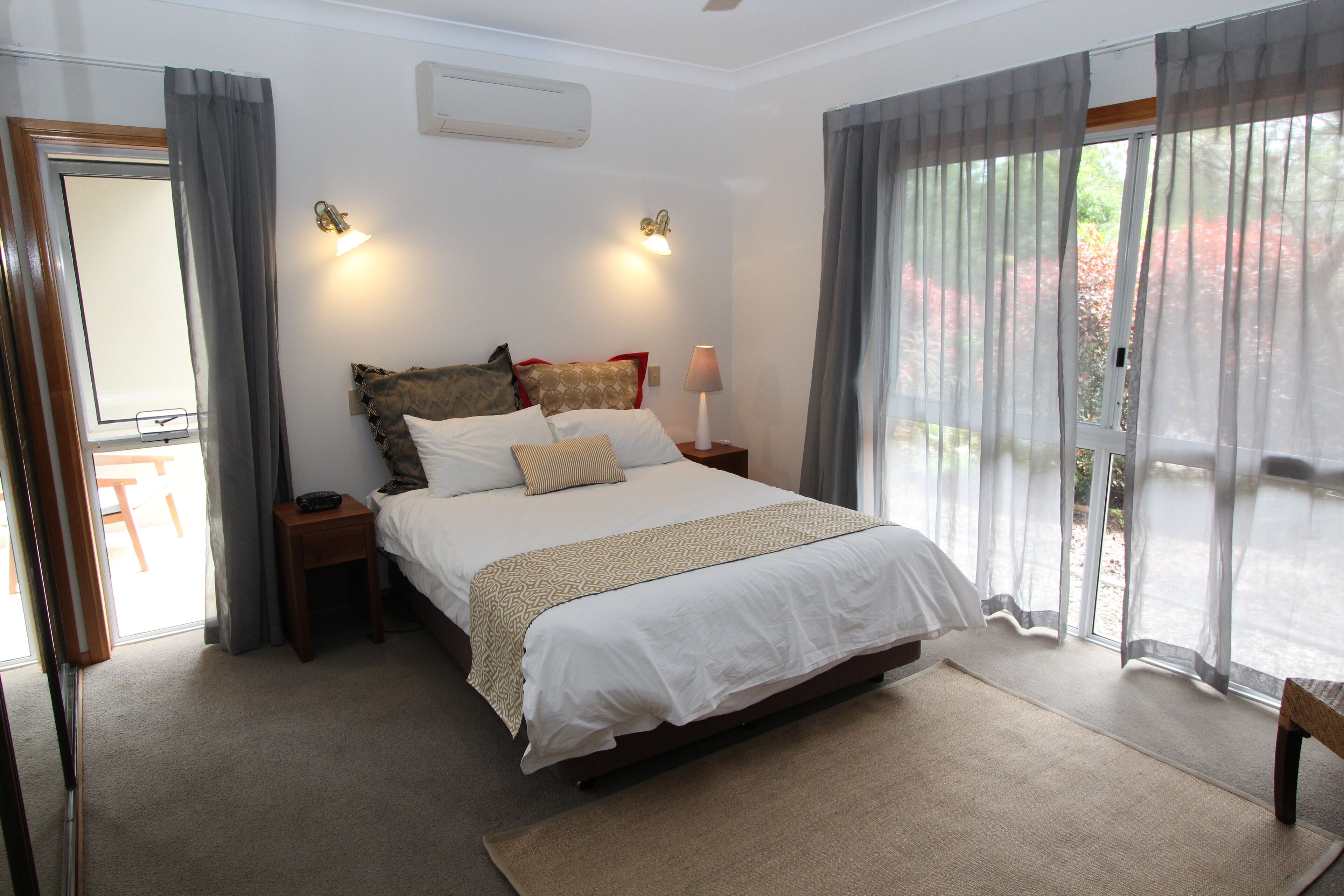 Samford Valley Resort Style Retreat 'Navillus'