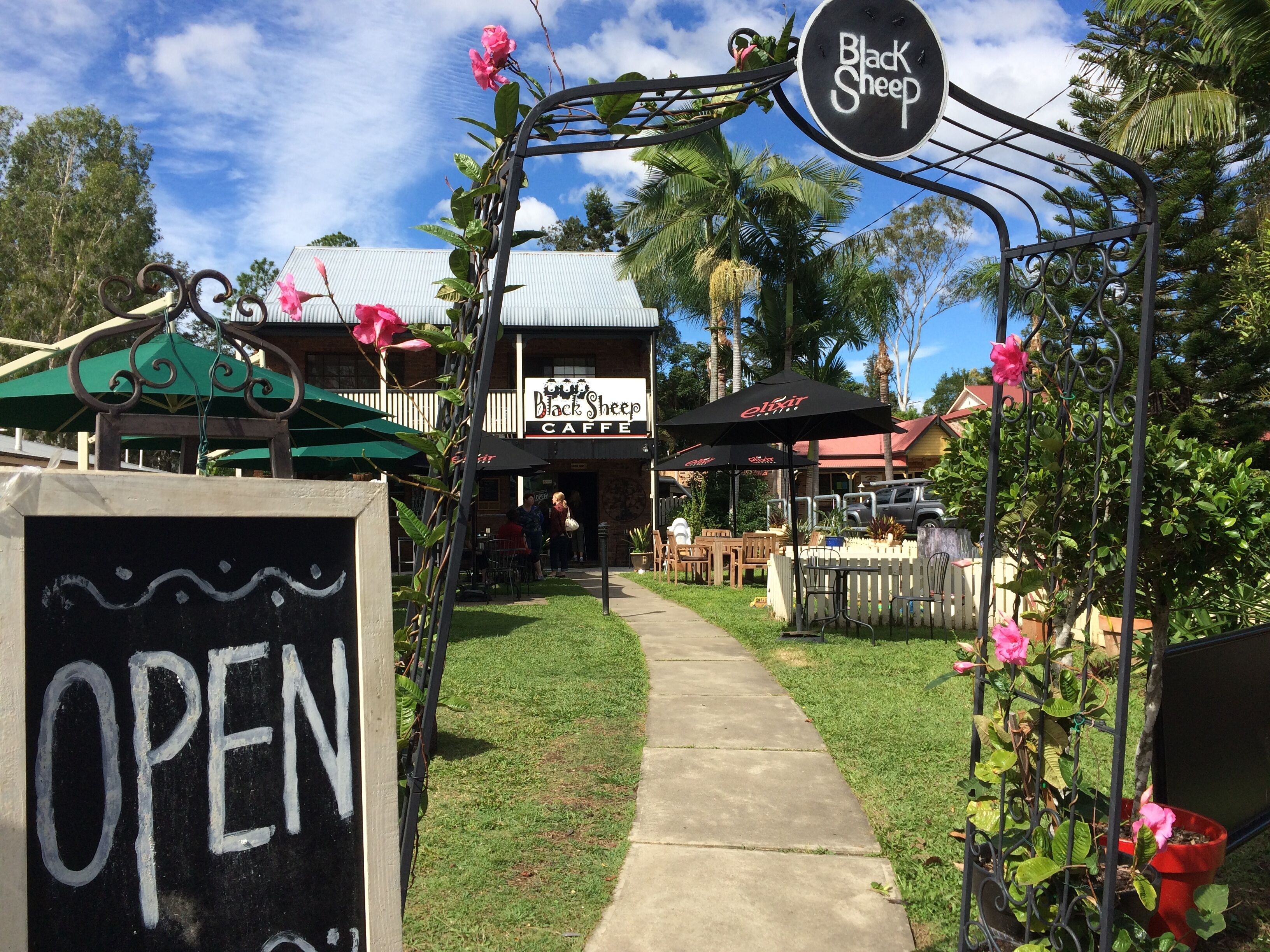 Samford Valley Resort Style Retreat 'Navillus'