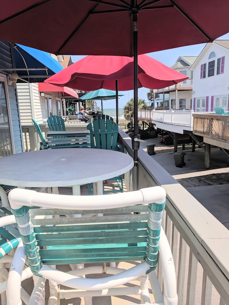 Oceanfront Complex, 75 Steps to beach,  WATER PARK, free wifi, 4/3