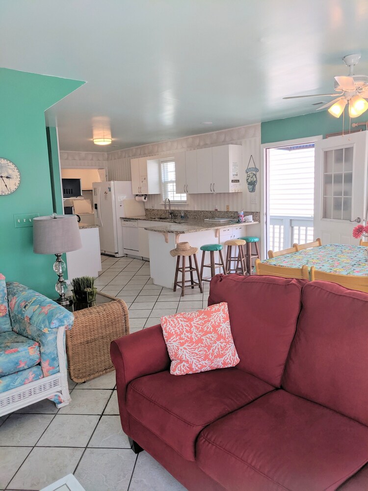 Oceanfront Complex, 75 Steps to beach,  WATER PARK, free wifi, 4/3