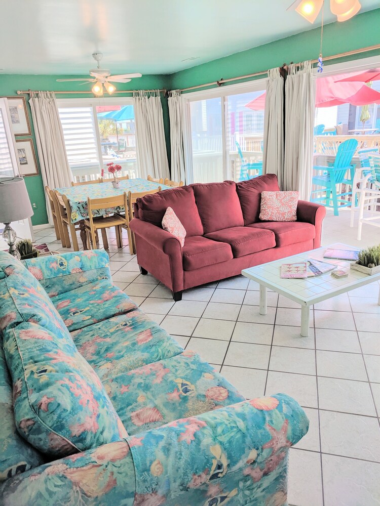 Oceanfront Complex, 75 Steps to beach,  WATER PARK, free wifi, 4/3