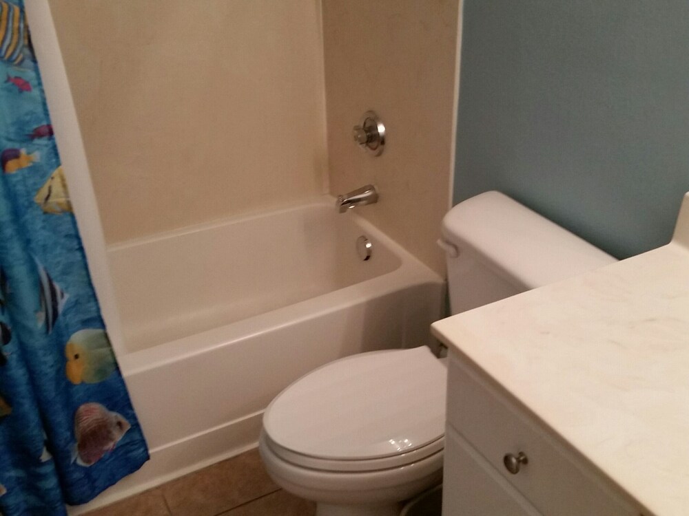 FIRST Floor BEACHFRONT 2 BDR/2BA Tidewater Condo, Max 6, Families Only