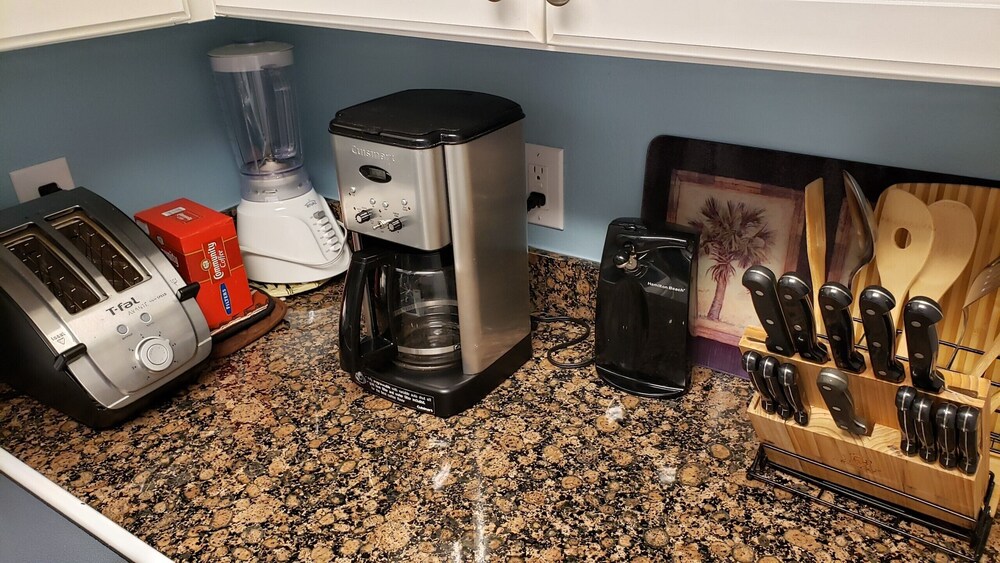 FIRST Floor BEACHFRONT 2 BDR/2BA Tidewater Condo, Max 6, Families Only