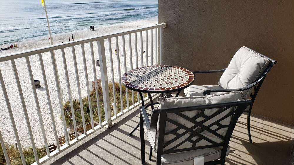 FIRST Floor BEACHFRONT 2 BDR/2BA Tidewater Condo, Max 6, Families Only