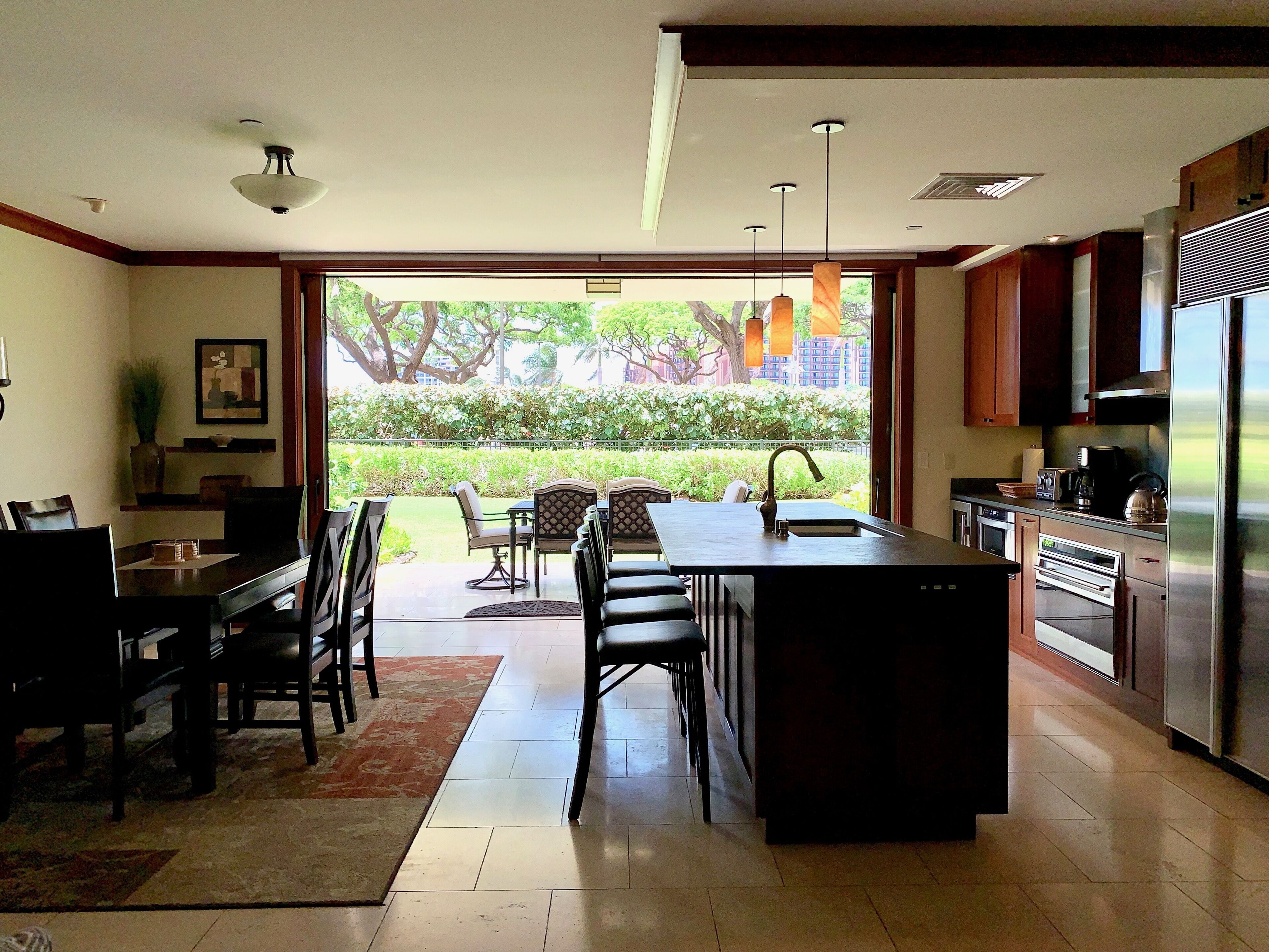 Beachfront Luxury!  Family Friendly Ground Floor Villa! in Kapolei, United States