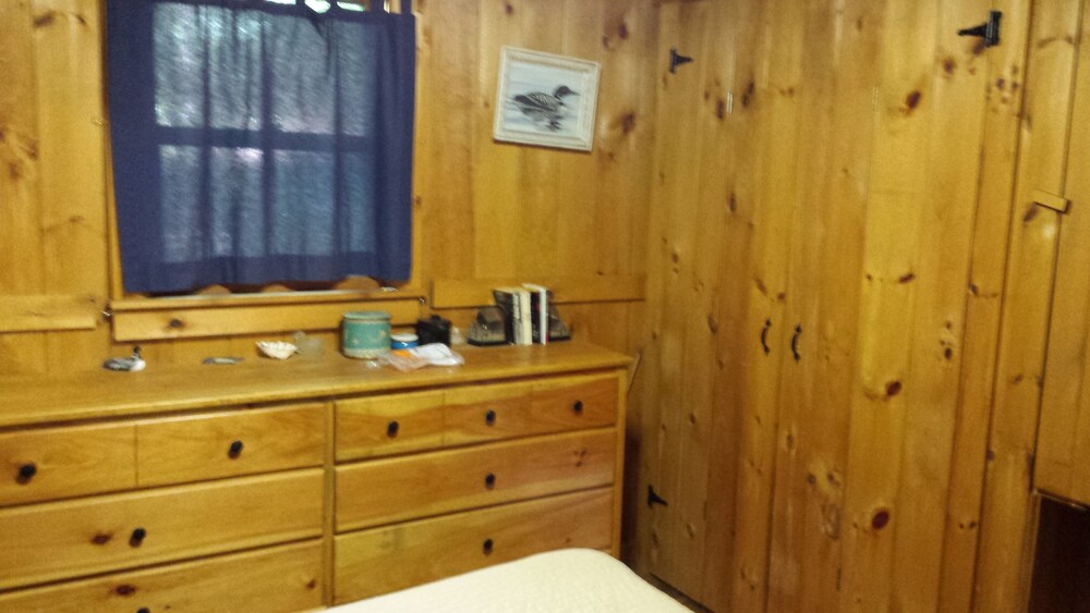 Large Rustic Lakeside Cottage In Southern Maine, Family Friendly, Pets