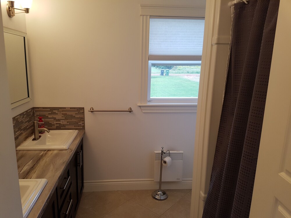 PEI Luxury Oceanfront Beach House 4.5 star on Canada Select Deals