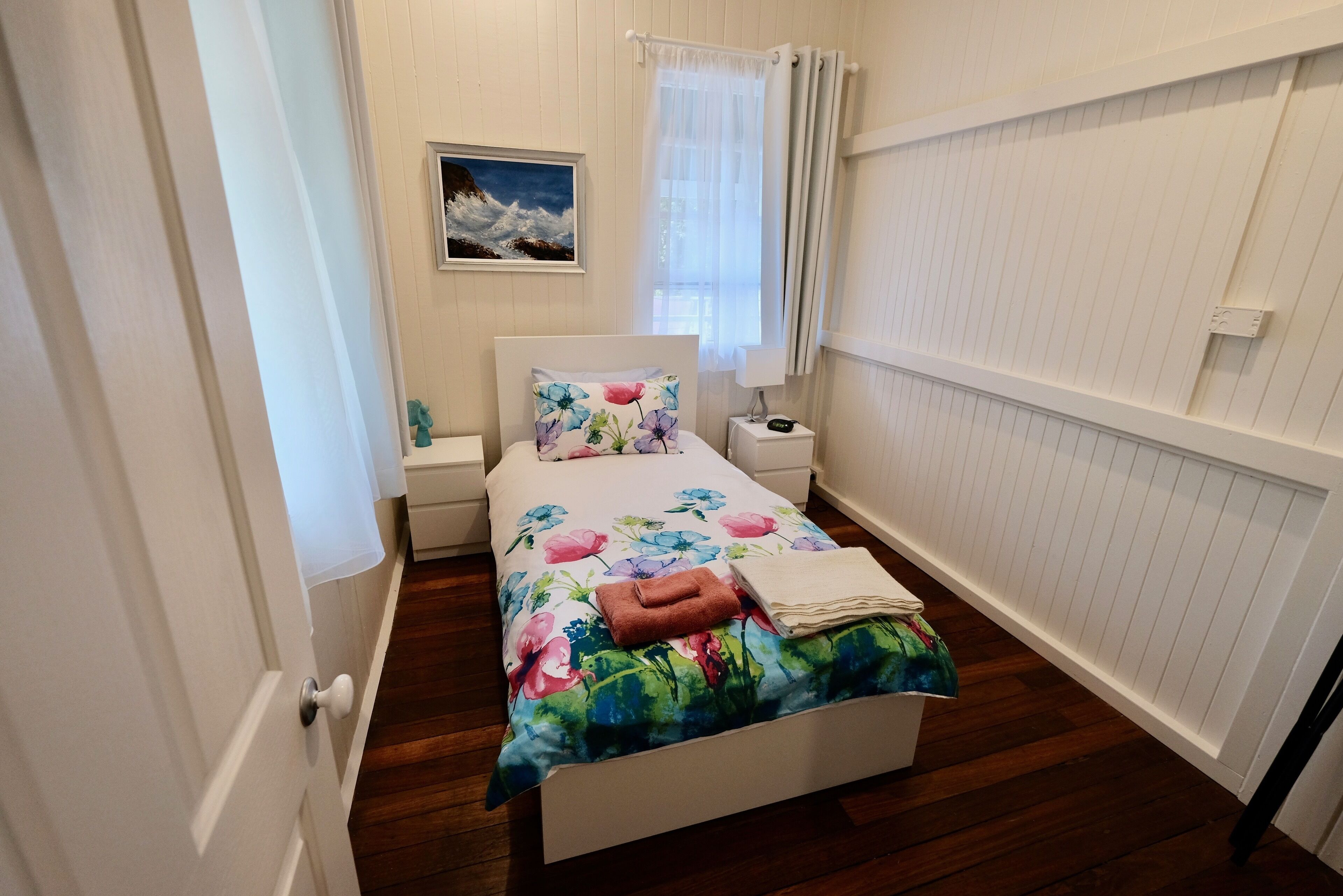 Wisteria Cottage in the heart of Mount Tamborine - dog and cat friendly