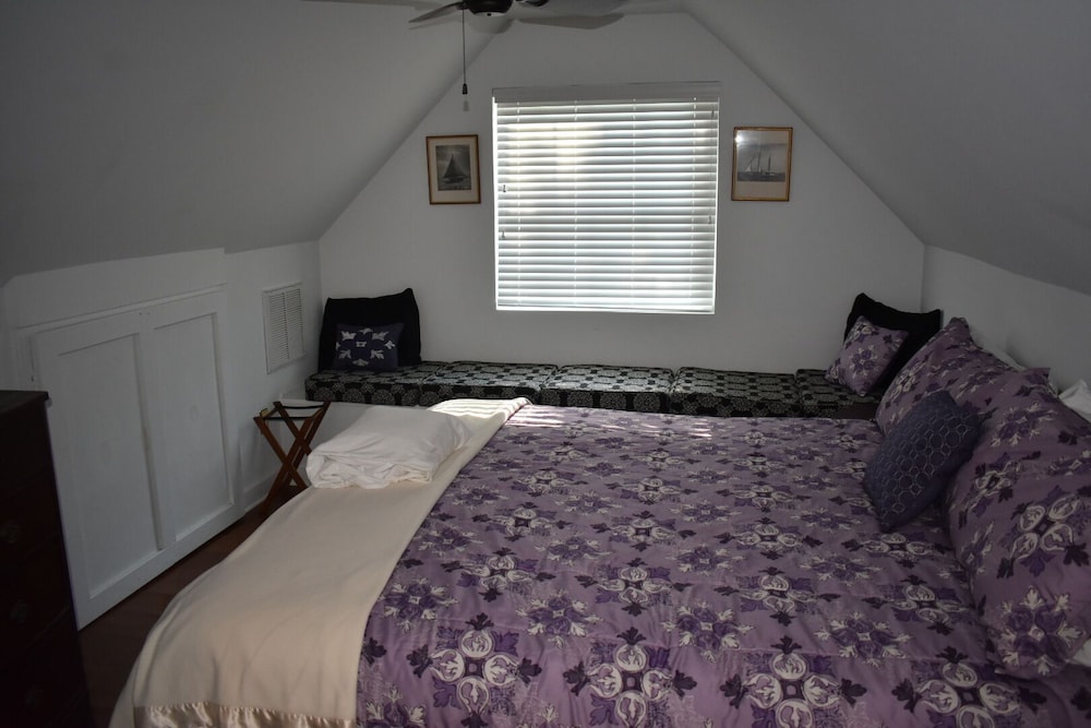 Renovated Historic Waterfront Home with Pool, Dock, 200 acres