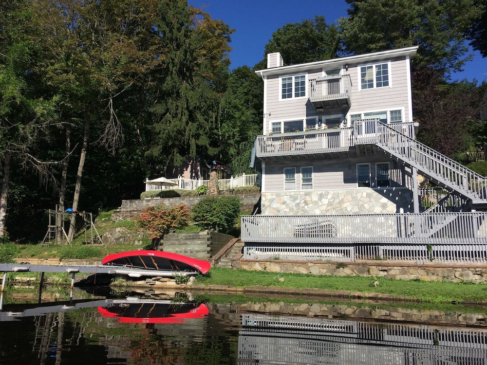 Large Family House On The Lake