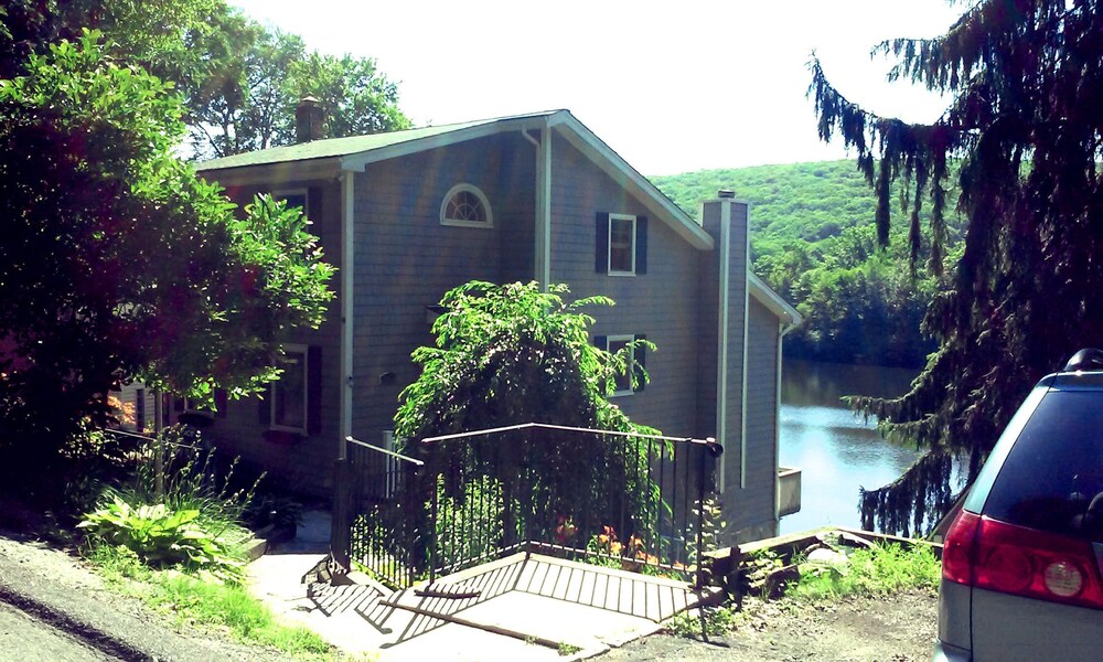 Large Family House On The Lake